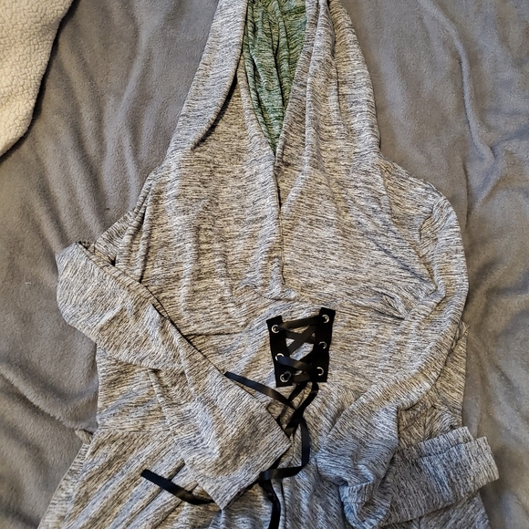 Women's Plus Size Hooded uneven hem dress/plus size blouse - Picture 4 of 5